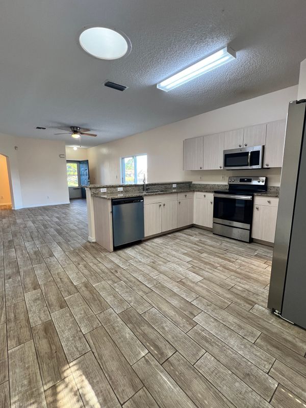 Building Photo - 957 Bimini Ave