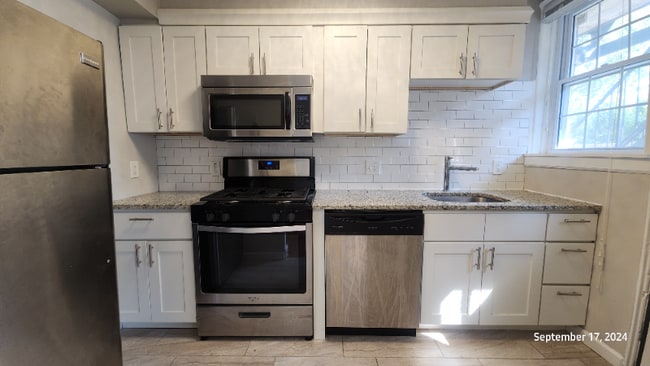 Building Photo - 7752 Kingsbury Blvd