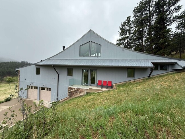 Building Photo - 2937 Lee Hill Dr