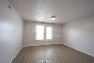 Building Photo - 2211 E New York St