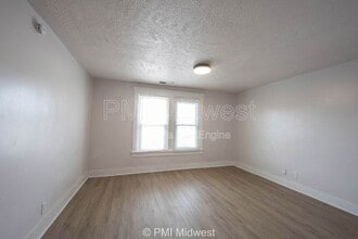 Building Photo - 2211 E New York St