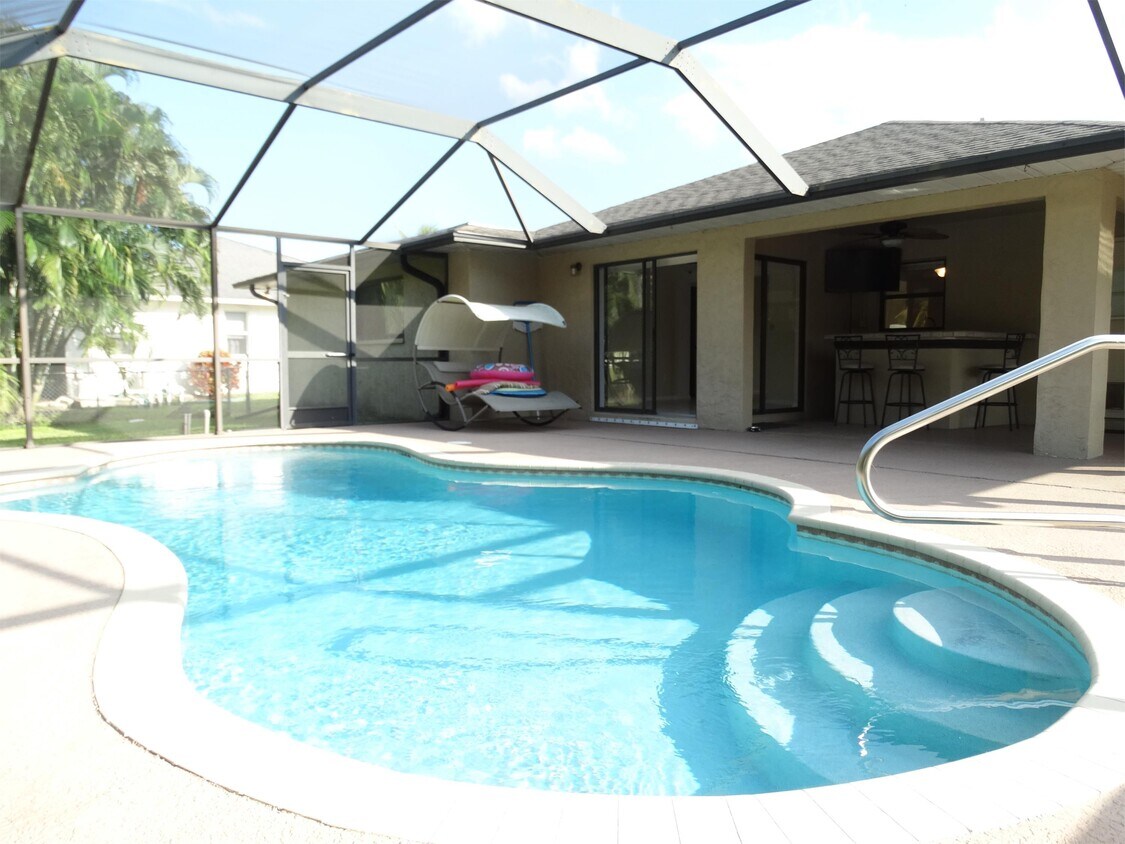 Primary Photo - 2541 SW 38th Terrace