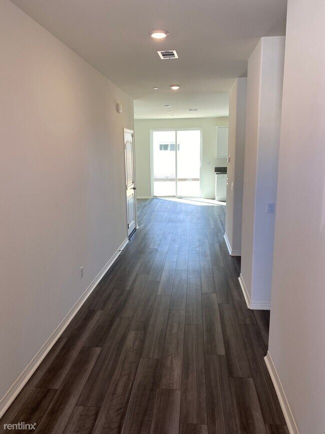 Foto del edificio - 4 br, 3 bath House - 27217 Old Miner Circle