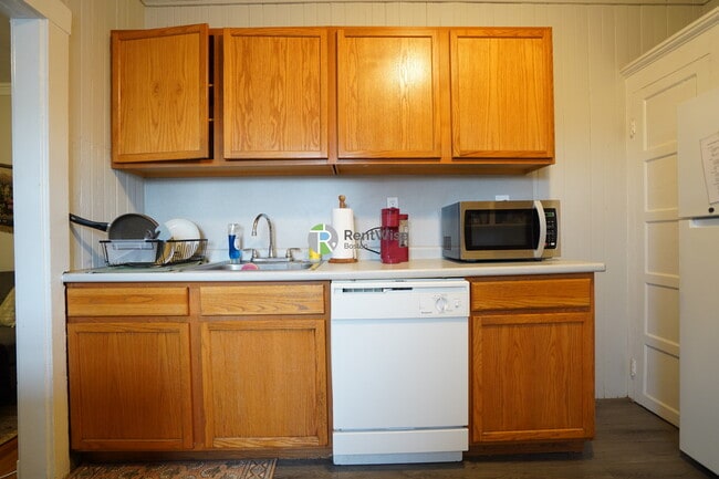 Building Photo - 15 Quint Ave