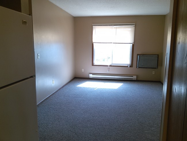 Building Photo - 107 Westview Dr