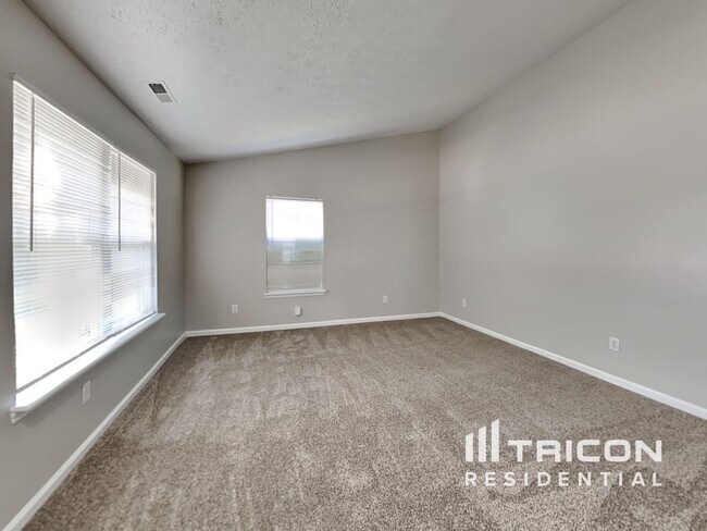 Building Photo - 4020 Waterfield Drive Indianapolis IN