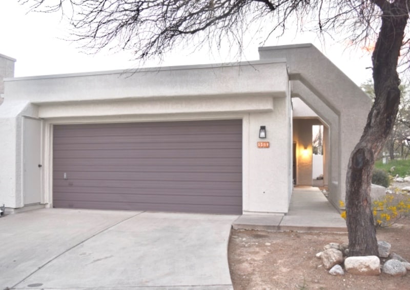 Primary Photo - 5589 N Mica Mountain Dr