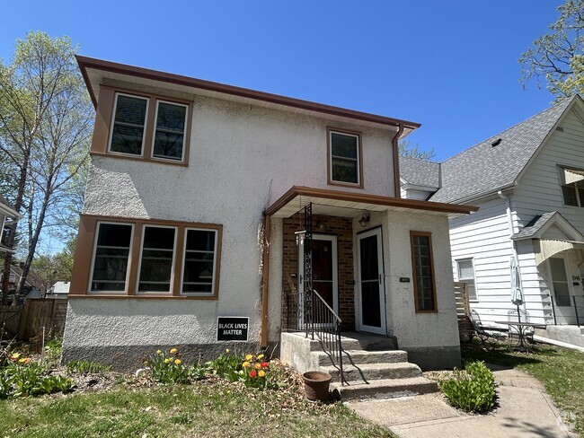 Building Photo - 1944 Garfield St NE