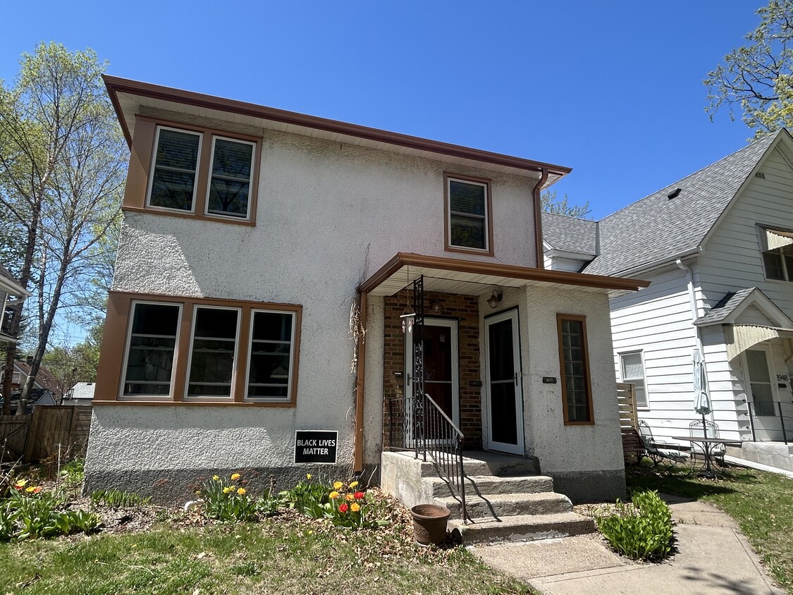 Foto principal - 1944 Garfield St NE