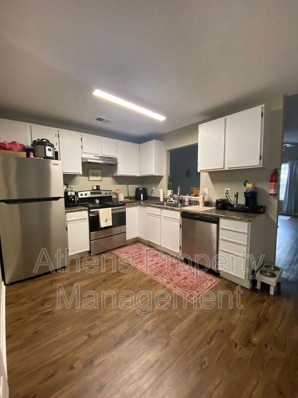 Foto principal - 107 Cameron Ct