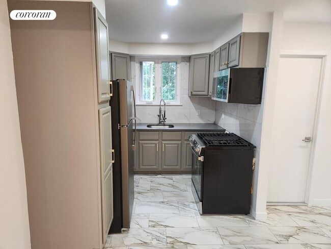 Foto del edificio - 2805 St Theresa Ave