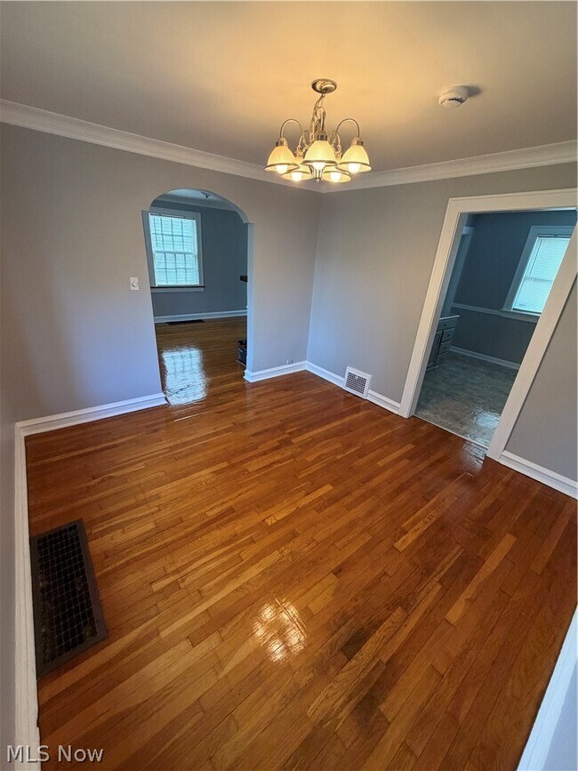 Foto del edificio - 52 Meadowbrook Ave