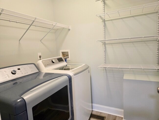 Building Photo - 3600 Old Forest Rd