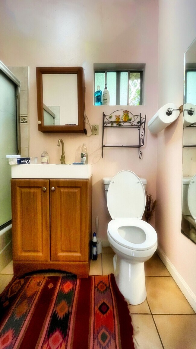 Foto del edificio - 1837 N Berendo St