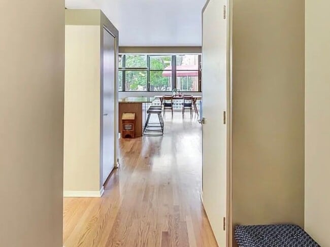 Building Photo - 5200 S Ellis Ave