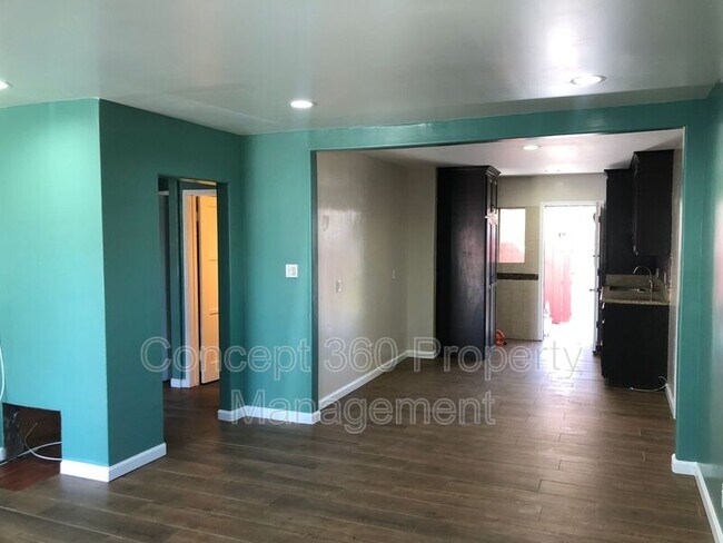 Building Photo - 14619 Dartmoor Ave