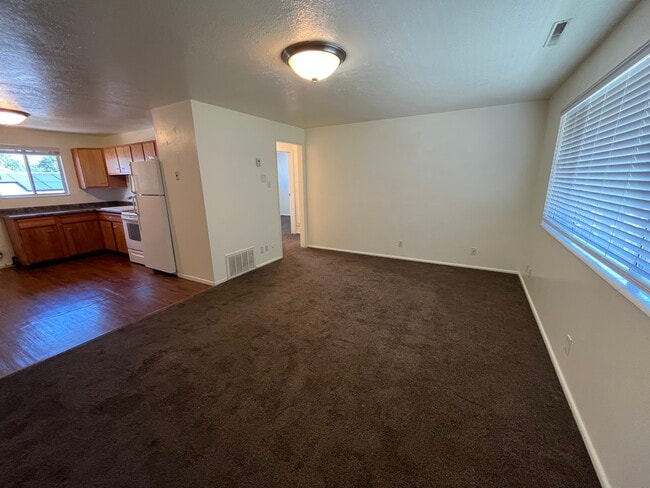 Living Room - 162 N 400 E