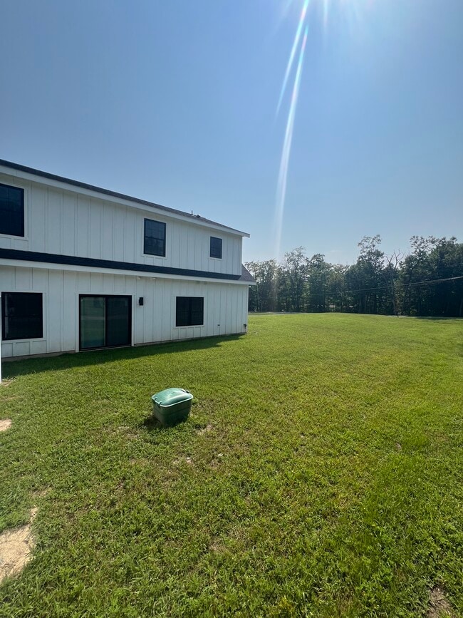 Building Photo - 92 S Plattekill Rd
