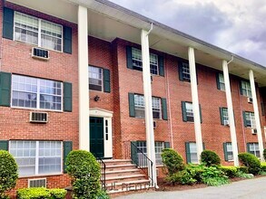 Building Photo - 1 Viking Ct