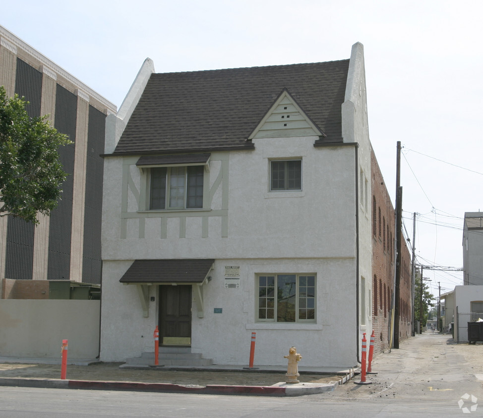 Foto del edificio - Elm Avenue Apartments