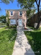 Building Photo - 9901 S Normal Ave
