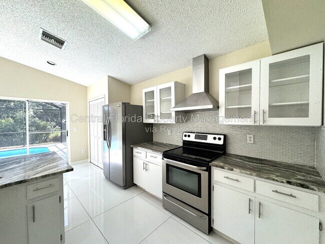 Building Photo - 2985 Viscount Cir