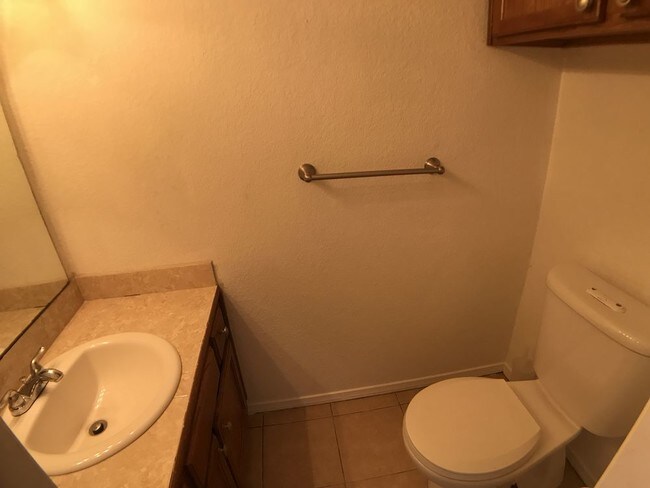 Foto del edificio - 7411 Kingswood Cir
