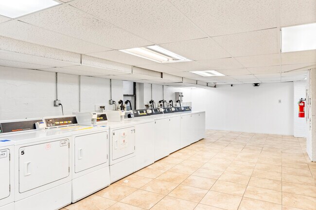 Foto del edificio - Montclair Gardens