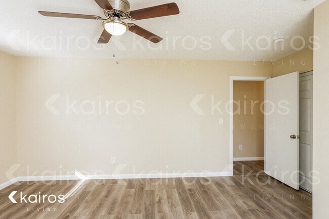 Building Photo - 16 Spring Loop Cir