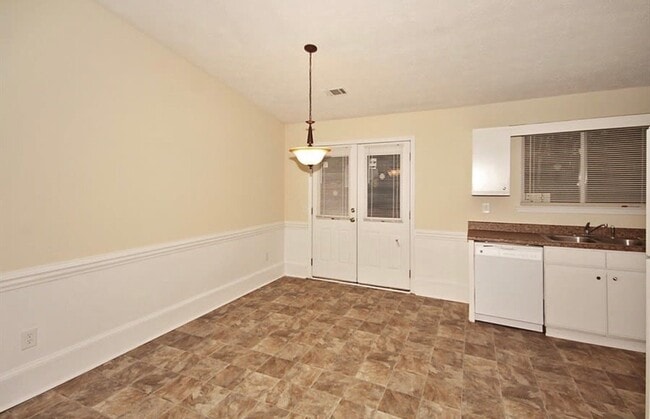 Building Photo - 5155 Sugar Crest Dr