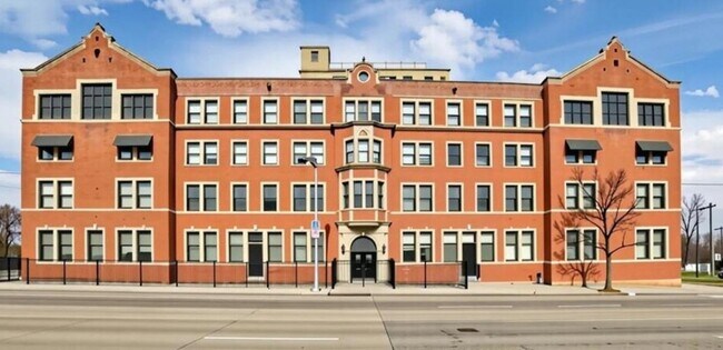 Foto del edificio - 6533 E Jefferson Ave