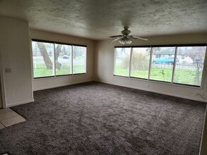 Building Photo - 233 N 5th St