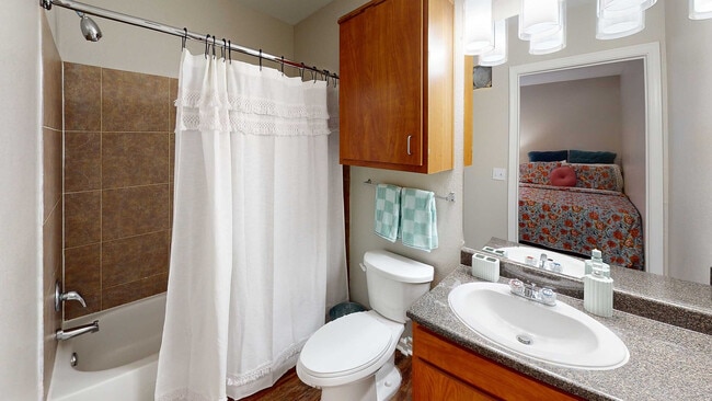 Altitude-Baton-Rouge-4-BED-4-BATH-Bathroom 2 edit - Altitude Baton Rouge