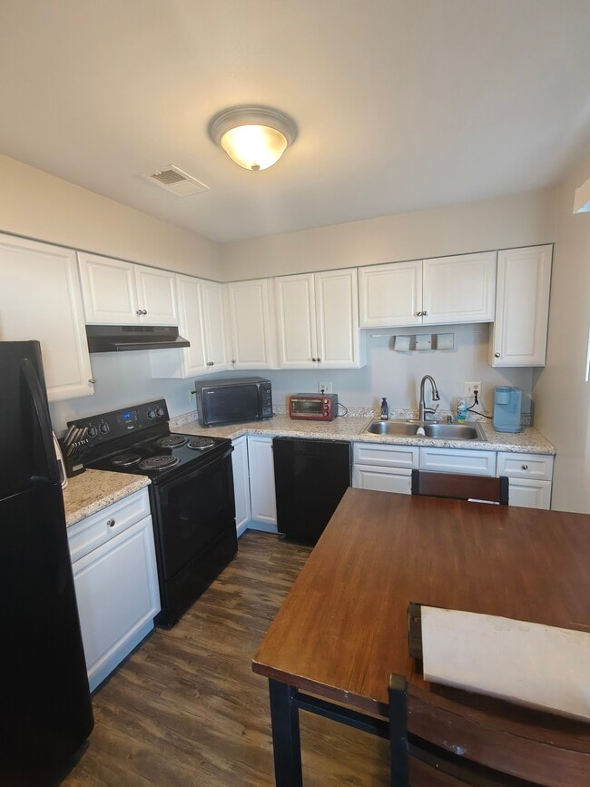 Building Photo - 240 22nd St NW