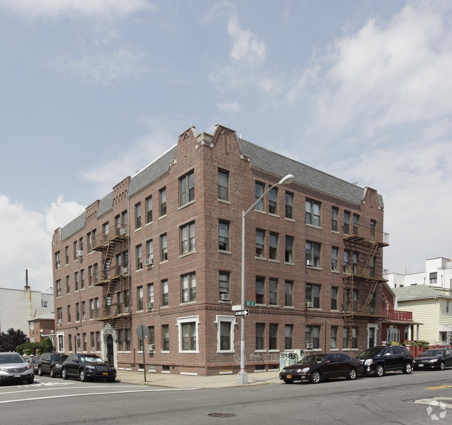 Building Photo - 1447 E 2nd St