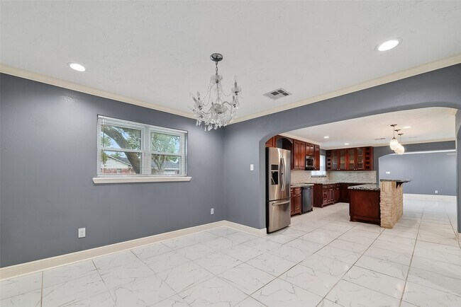 Foto del edificio - 4901 Burning Tree Dr