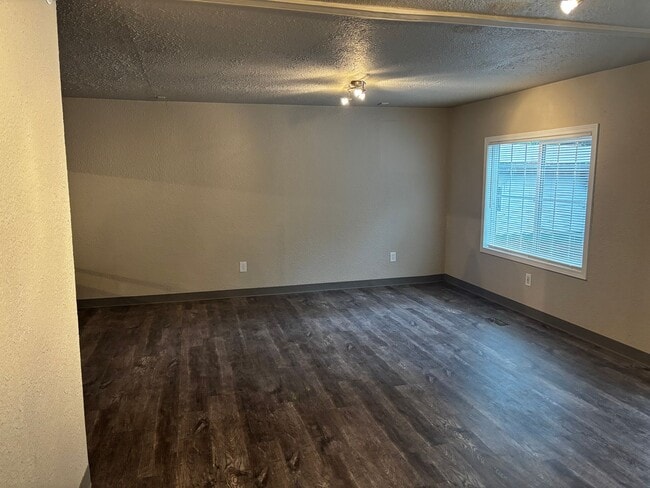 Foto del edificio - 2bed 2bath Remodeled Unit in Kent