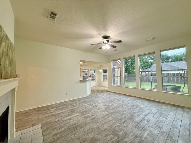 Foto del edificio - 6818 Cansfield Ct