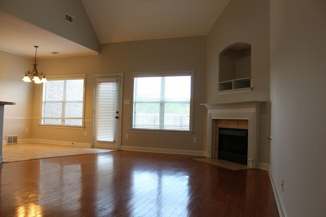 Building Photo - 1212 Woodland Manor Blvd