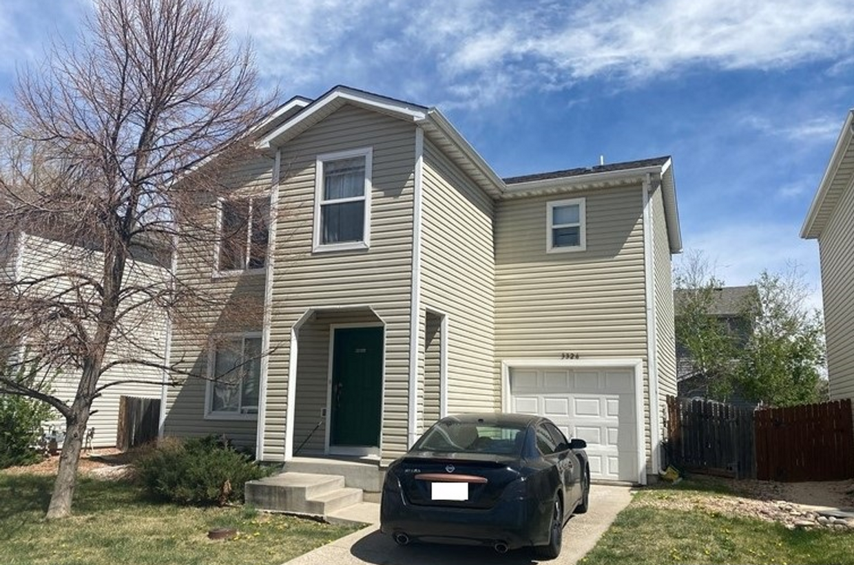 Primary Photo - Fantastic 4 bedroom, 2 bathroom home in gr...