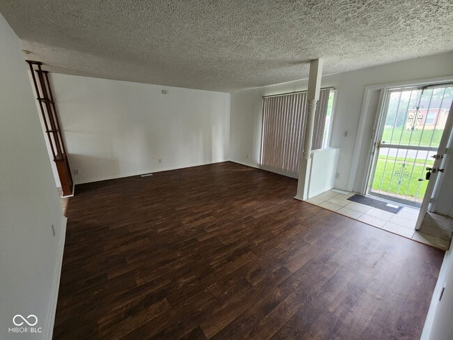 Foto del edificio - 8412 E 37th Pl