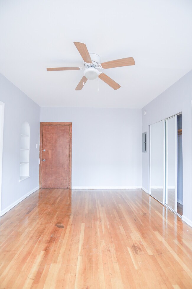 Foto del edificio - 6956 N Ashland Ave