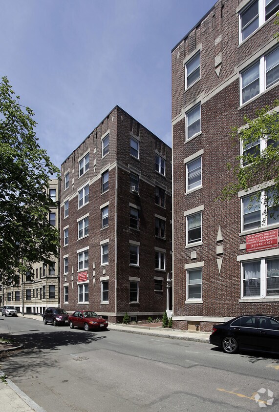 Primary Photo - 67-71 Symphony Rd
