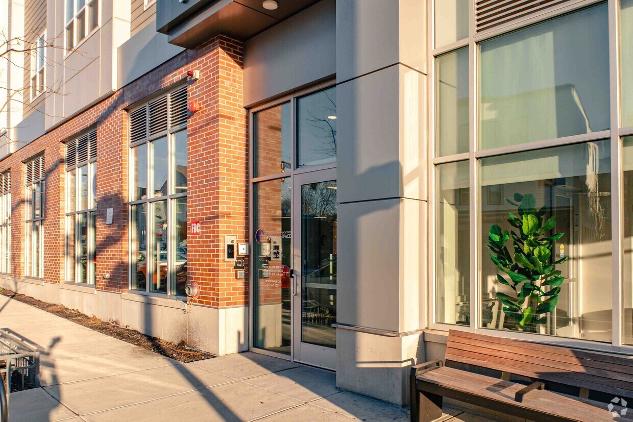 Entrada del edificio - St Therese