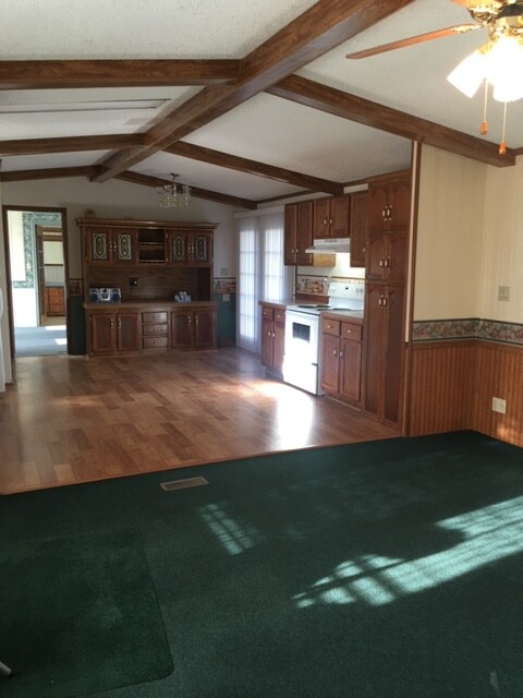 Building Photo - 209 S Front St