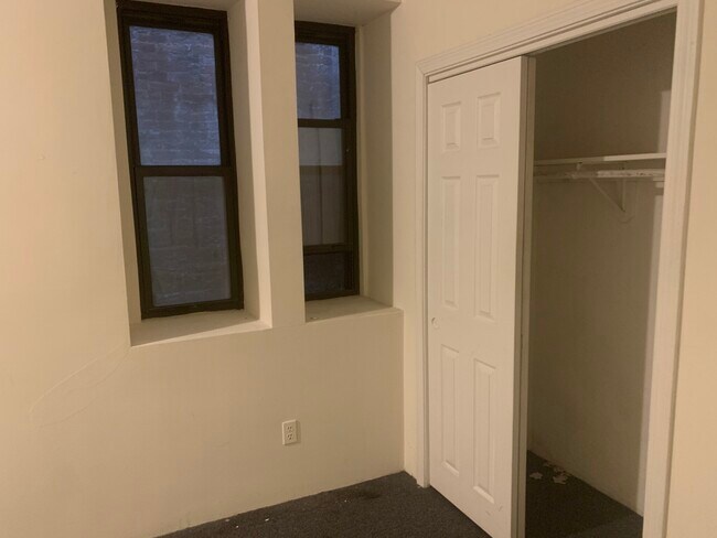 Building Photo - 606 Columbus Ave