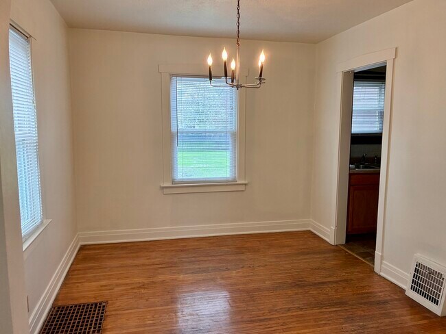 Foto del edificio - 254 Edward St