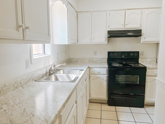 Foto del edificio - 1815 Cedar Heights Dr