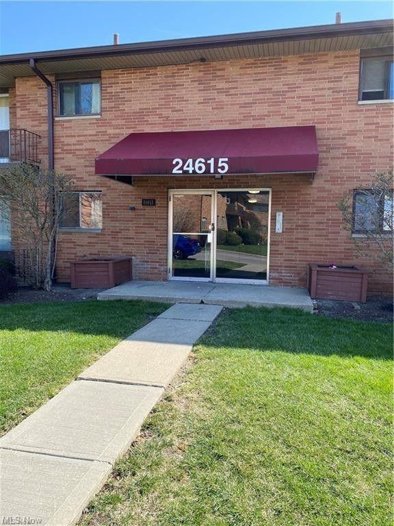 Foto del edificio - 24615 Clareshire Dr