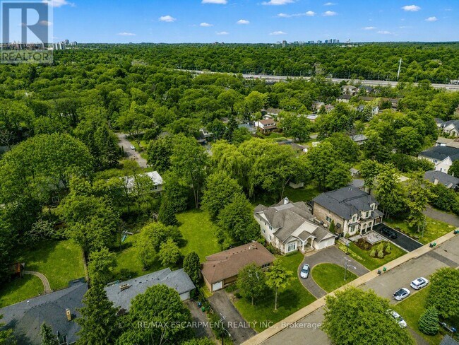 Photo du bâtiment - 1546 Lorne Wood Rd